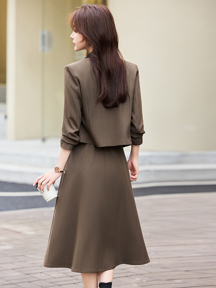 Blazer court gris pour femme,  - Women Formal Wear Shirt And Pant avis et prix